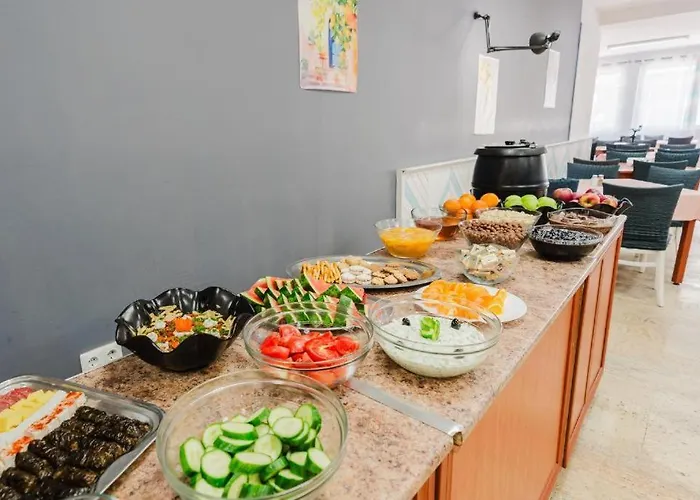 Sunny Garden - Full Board 2*