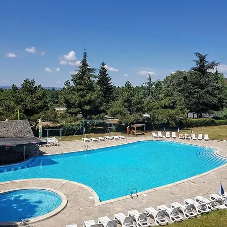 Sunny Garden - Full Board