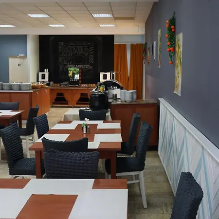 Hotell Sunny Garden - Full Board 2*