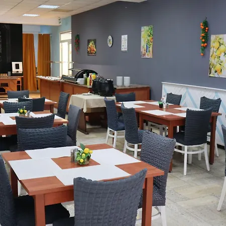 Hotell Sunny Garden - Full Board 2*