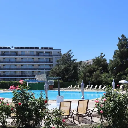 Sunny Garden - Full Board Hotell 2*