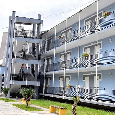 Sunny Garden - Full Board Hotell 2*
