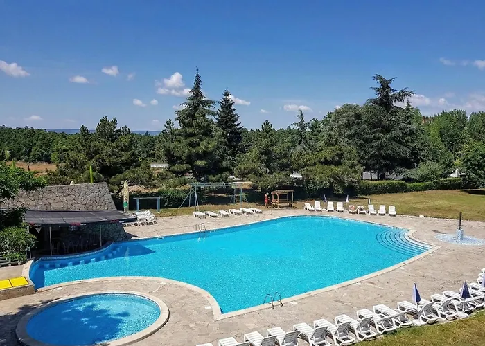 Sunny Garden - Full Board